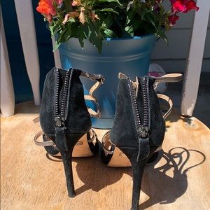 HOST HOT PICK Badgley Mischka black closed toe heels